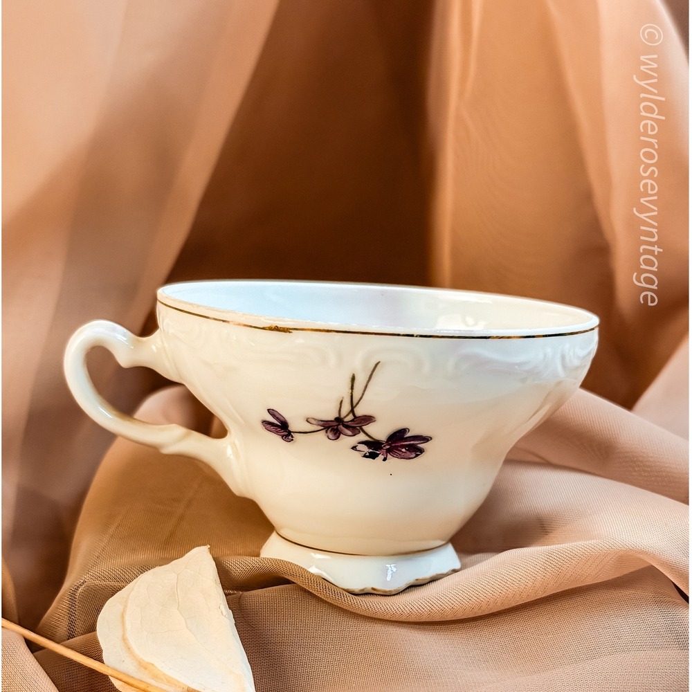 Violet Floral‎ Vintage Teacup